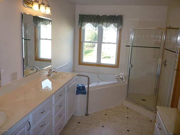 4th image of 3441 Timothy Dr