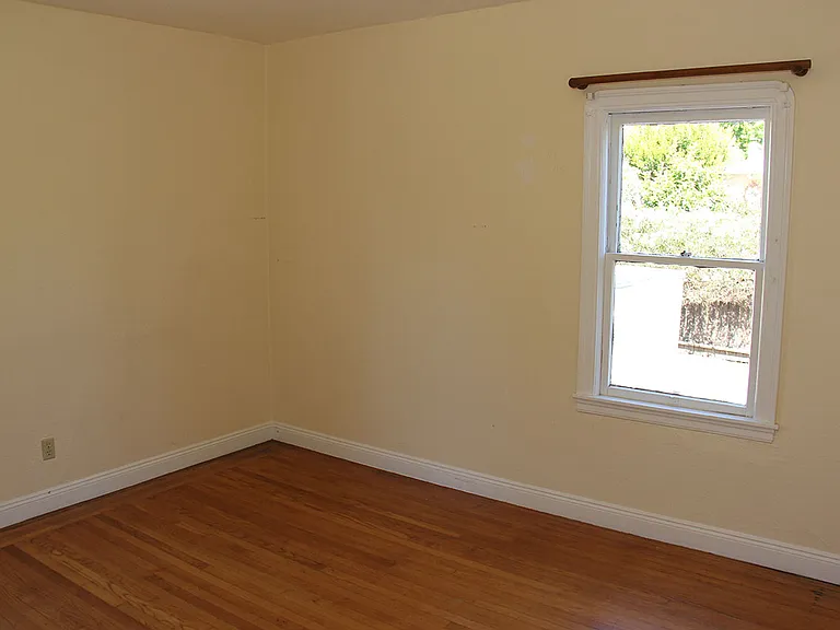 805 San Carlos Ave — Photo 25