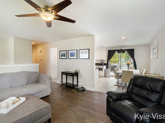 4th image of 2621 Heathcliff St SE