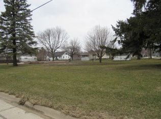 853 S Main St, Monticello, IA 52310