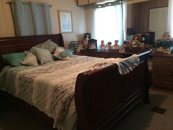 5th image of 54 Lori Lee Dr