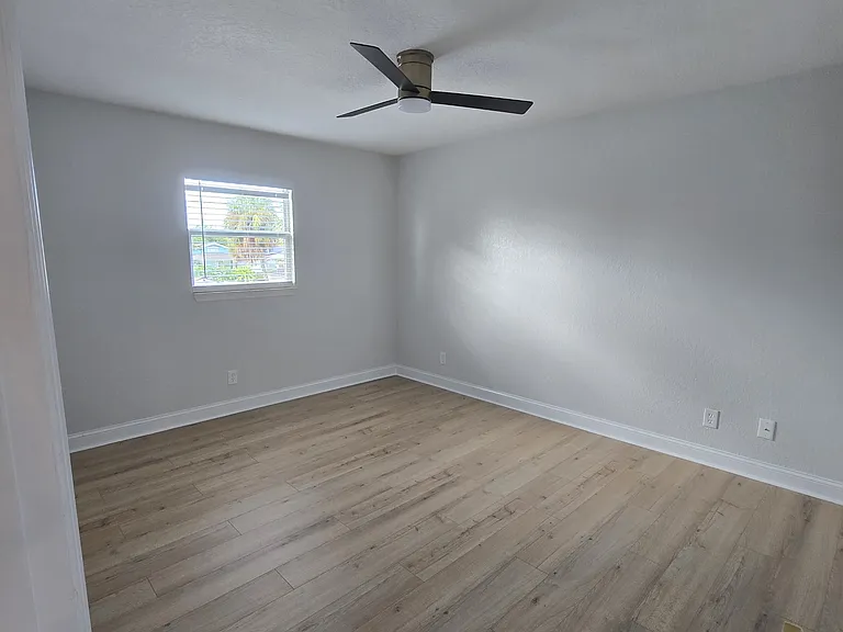 1706 N Tampania Ave #D — Photo 9