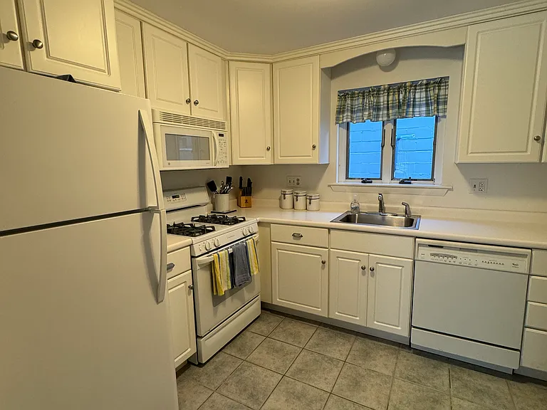 461 Ocean Blvd #A3 — Photo 8