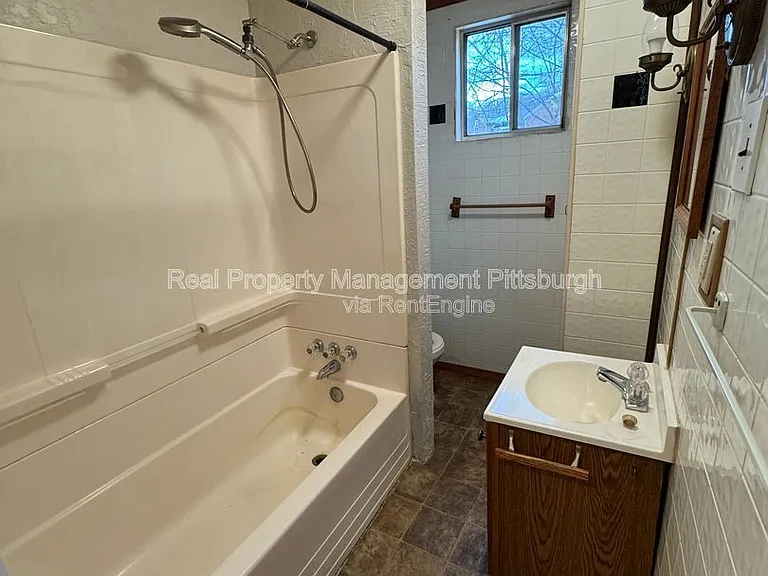 2837 Capitol St — Photo 7