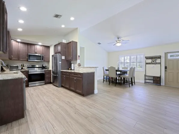 14676 N 86th Road N, The Acreage, FL 33470