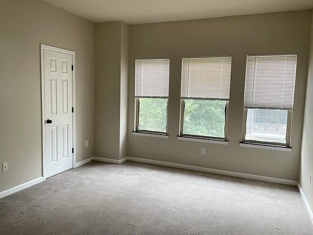2800 Clay Street — Photo 4