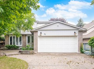 82 Eastman Cres, Newmarket, ON L3Y5S2
