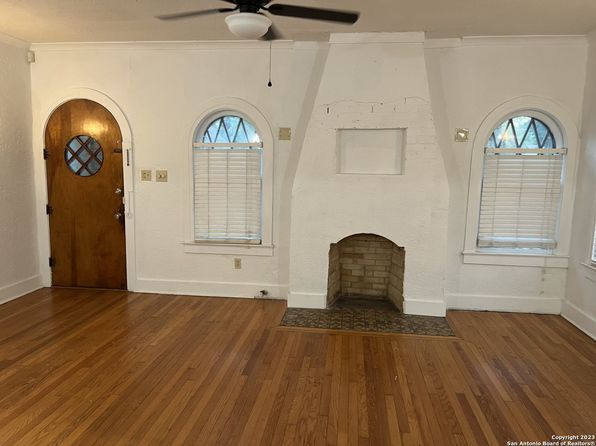 339 Club Dr