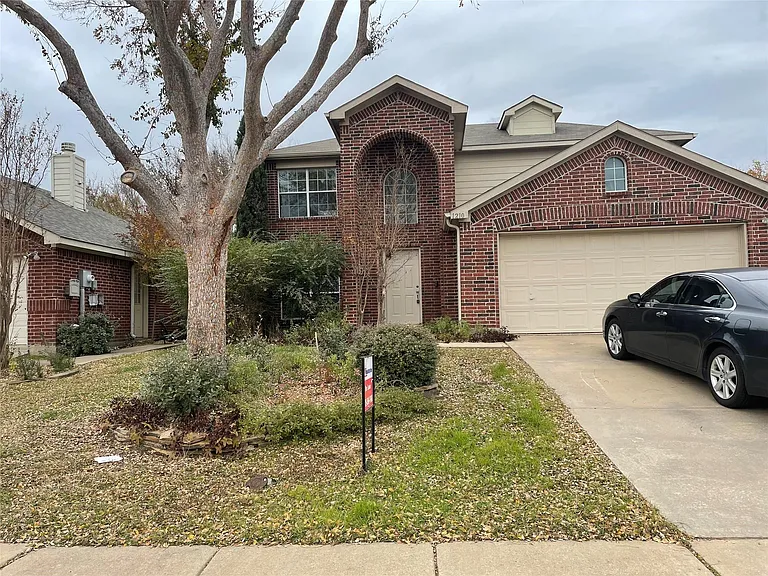 1210 Antoinette Dr — Photo 1