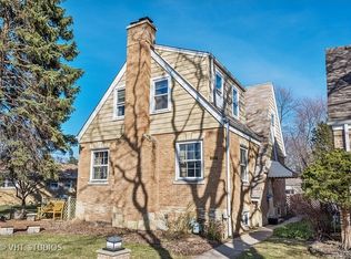 8049 Tripp Ave, Skokie, IL 60076