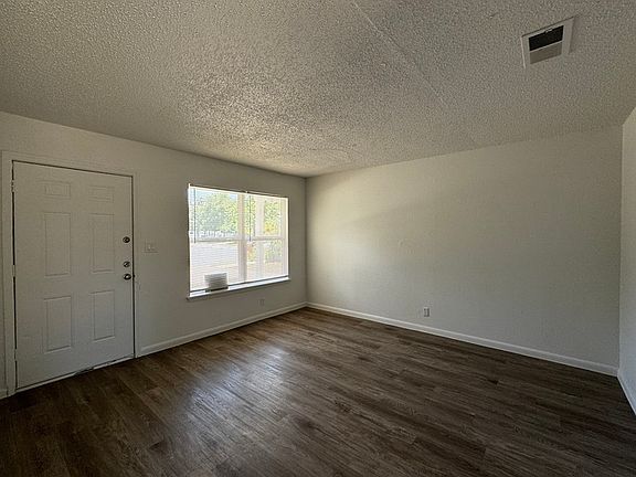 4th image of 5710 Glen Meadow Dr