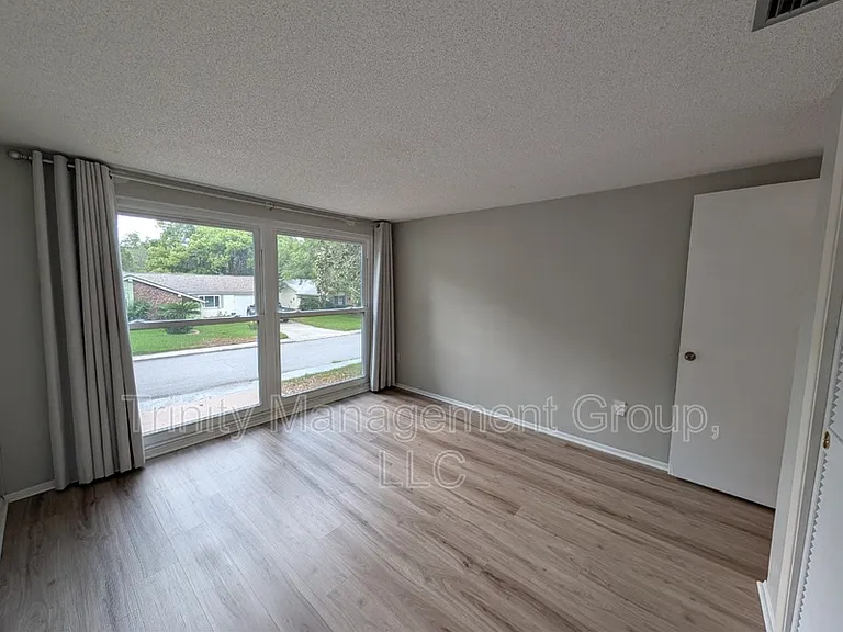 8605 Wagon Wheel Ln — Photo 21