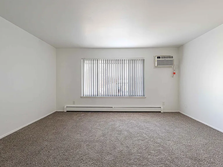 Livonia Apartments — Photo 17