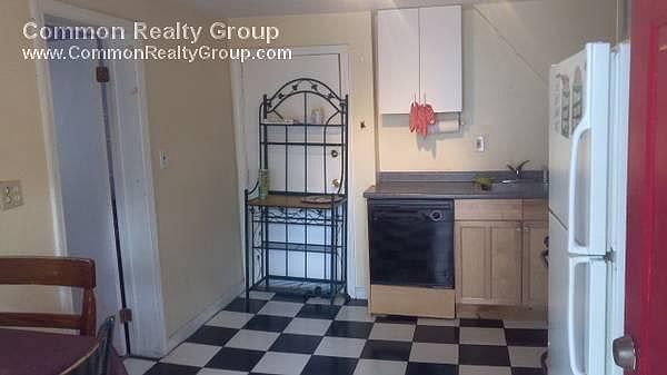 1st image of 45 Bristol St #0
