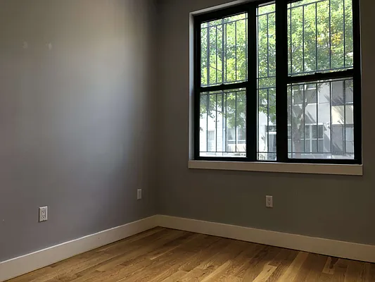 Rented by Premier Metro Realty Corp | media 15