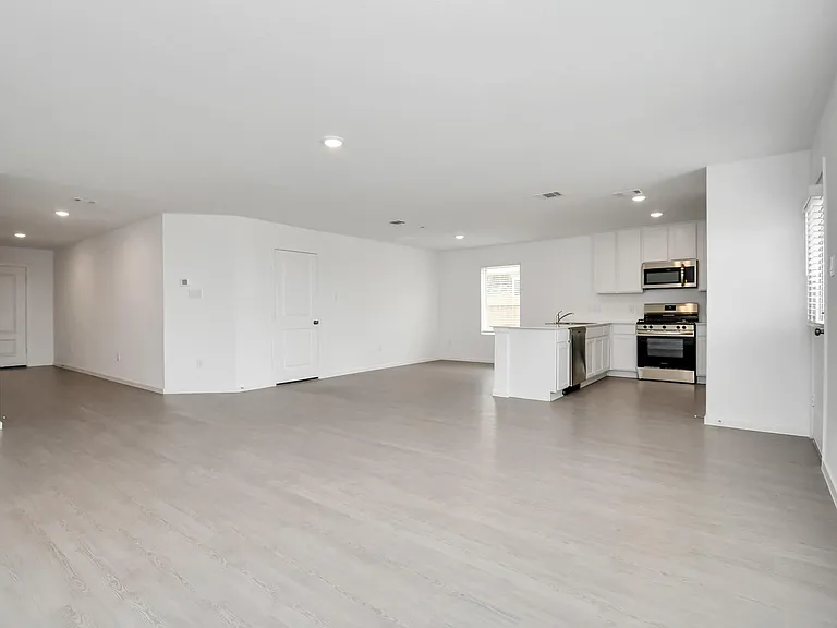 1507 Windrose Bnd — Photo 7