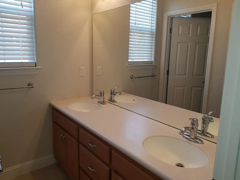 199 N Alta Dena St — Photo 16