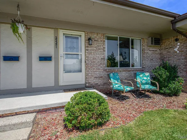 25351 Franklin Ter, South Lyon, MI 48178