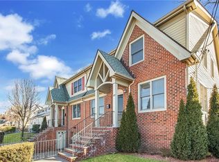 112 Lincoln Ave E, West Harrison, NY 10604
