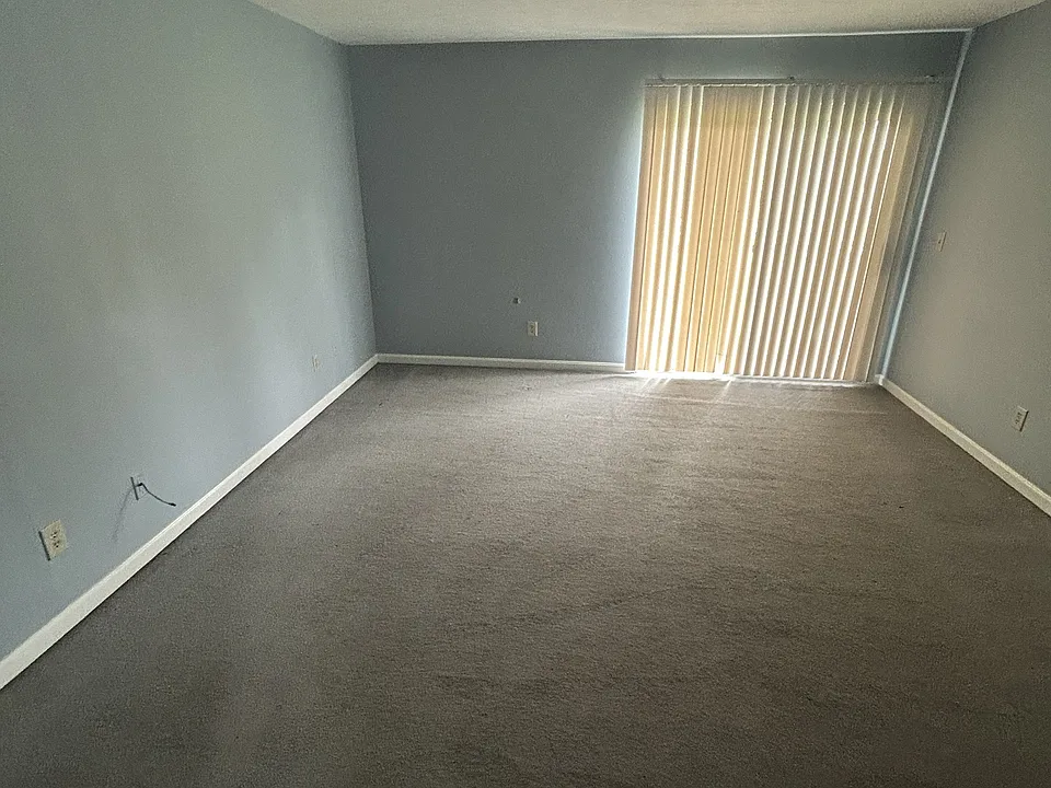 730 E Lincoln Trail Blvd #5