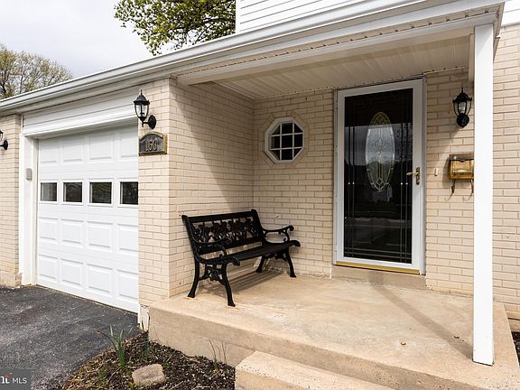 3rd image of 153 Lake Dr