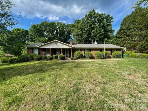 348 Random Dr, New London, NC 28127