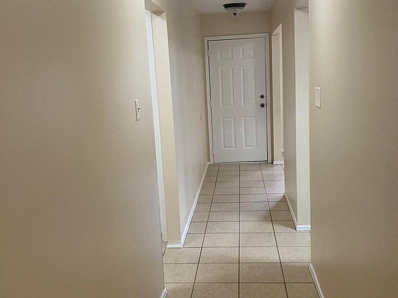 4th image of 34 Green Bough Ct