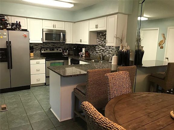 5th image of 3165 1st Ave APT 13