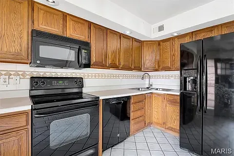 4377 Kingbolt Blvd — Photo 7