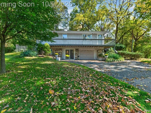 3229 Snow Rd, Ypsilanti, MI 48198