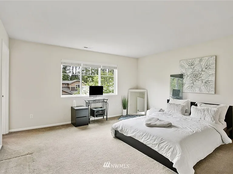 4703 Strathmore Cir SW — Photo 10
