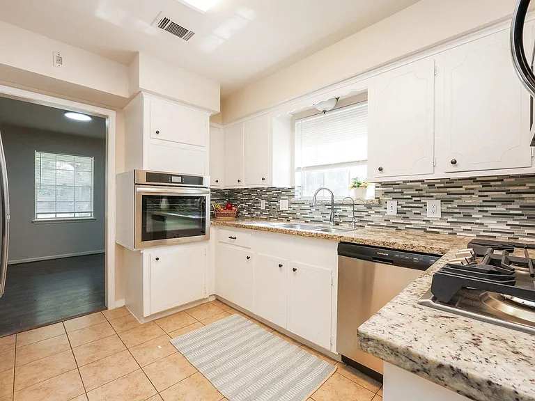 10003 Warwana Rd — Photo 6