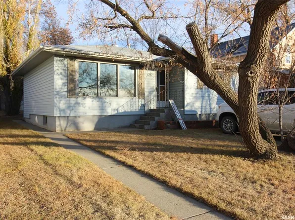 175 6th AVENUE W, Shaunavon, SK S0N 2M0