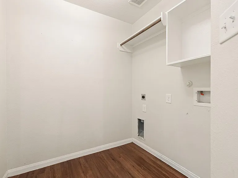 21415 Partha Way — Photo 30