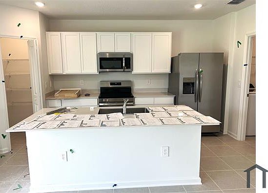 4th image of 3759 Bergamot Blvd