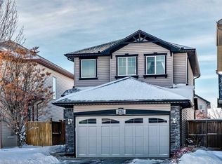 562 N New Brighton Dr SE, Calgary, AB T2Z0N8