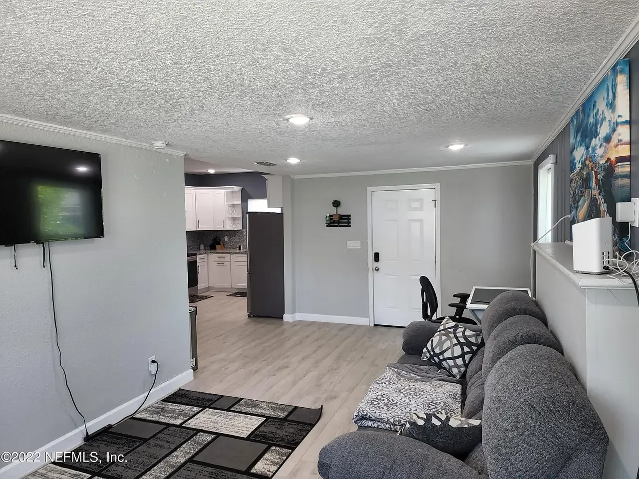 2543 Lewis St — Photo 4