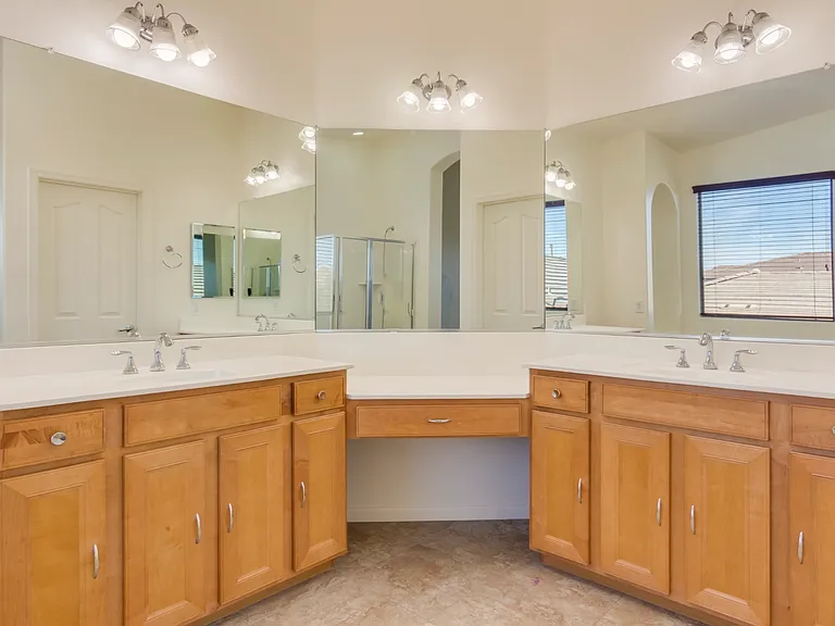 5733 W Plum Rd — Photo 33