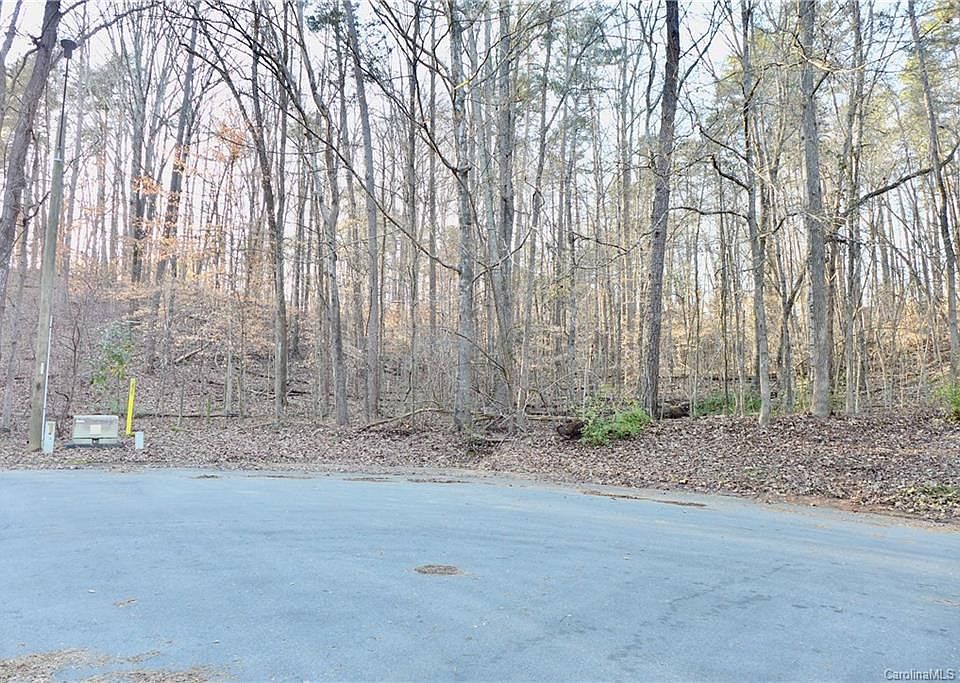 2nd image of 0 Blenheim Ct NE