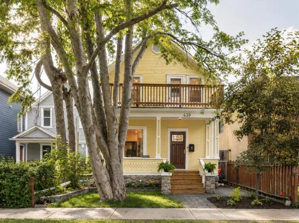 439 E 12th St NW, Calgary, AB T2N 1Y9