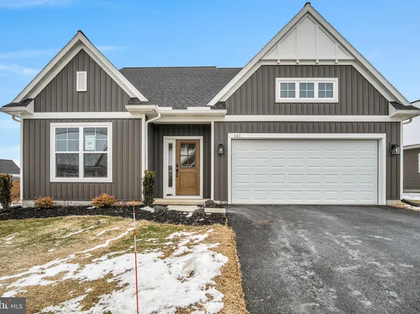 141 Bellflower Ave, Annville, PA 17003