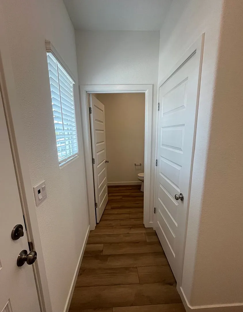 Beautiful 1800 sqft. 4 Bedroom 3 Bath Elk Rancho Cordova Home For Lease. — Photo 2