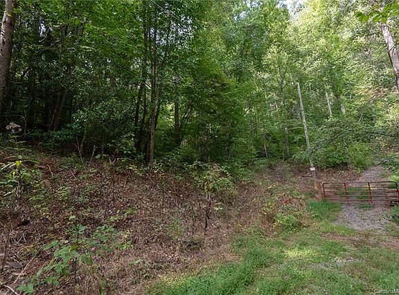 3rd image of 37 Lost Mountain Ln