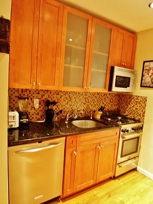 Rented by City Connections Realty | media 27