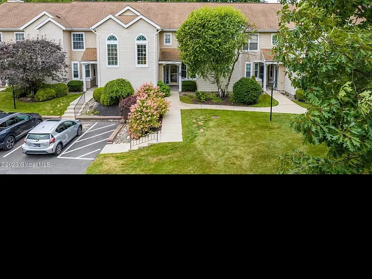 4803 Foxwood Dr S #3 — Photo 1