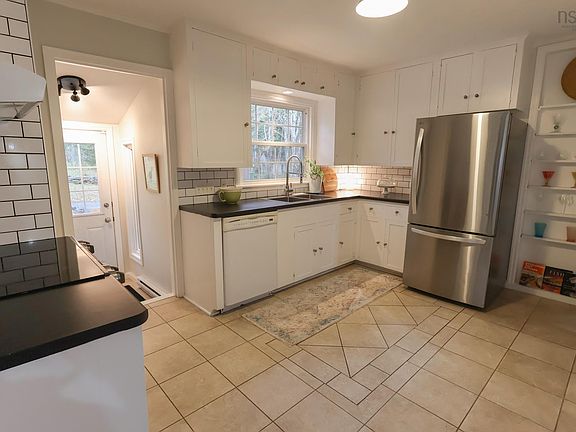 4th image of 1077 Conquerall Mills Rd