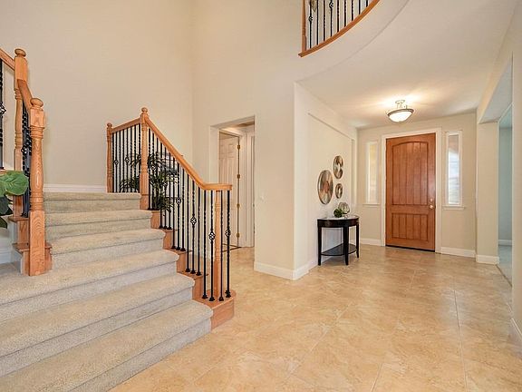 5th image of 2740 Carradale Dr