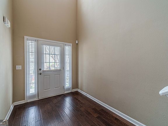 3rd image of 6503 Silk Tree Pointe