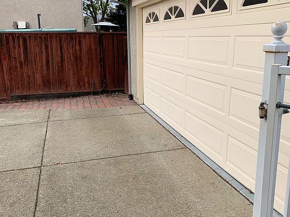 5th image of 6990 Bear Creek Dr