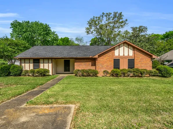 2804 Plum Rd, Starkville, MS 39759